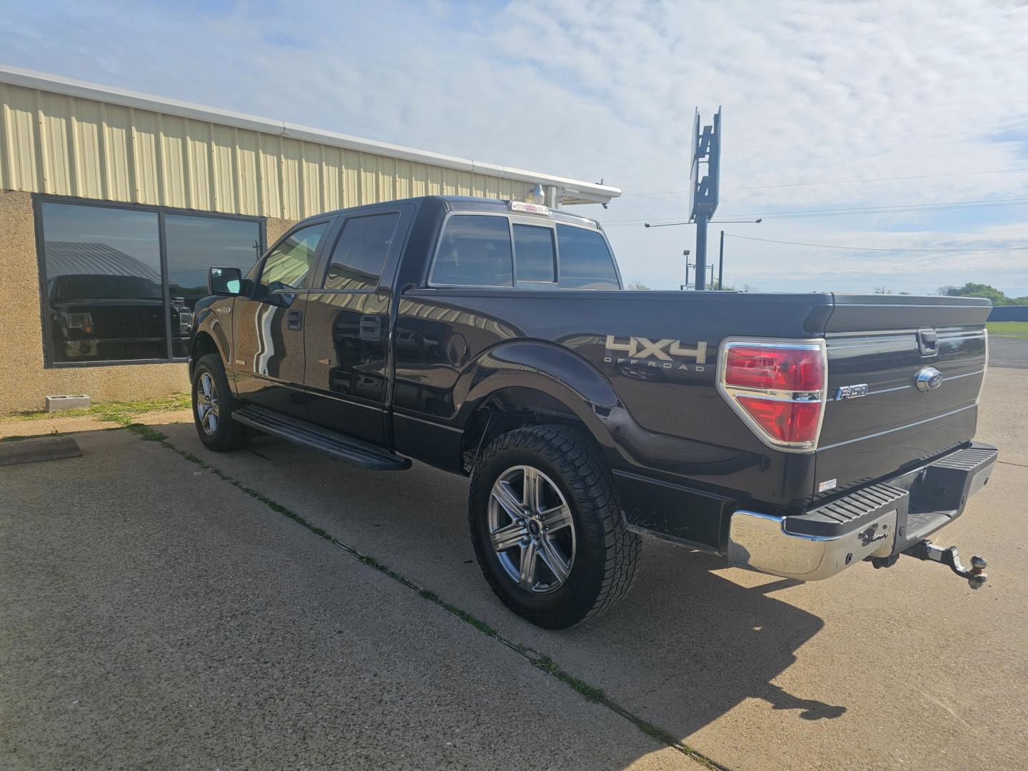 2013 BROWN Ford F-150 XLT SuperCrew 6.5-ft. Bed 4WD (1FTFW1ETXDK) with an 3.5L V6 TURBO engine, 6-Speed Automatic transmission, located at 533 S Seven Points BLVD, Seven Points, TX, 75143, (430) 255-4030, 32.313999, -96.209351 - Photo#3